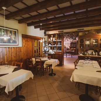 Inside restaurant 08 |Trattoria al fornello